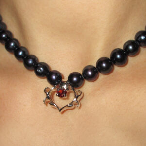 MINI SELMA RED HEART BLACK PEARL CHOKER